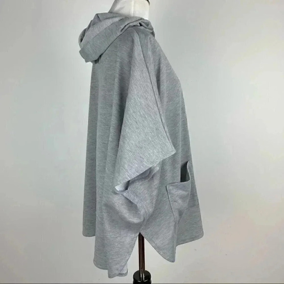 New Steve Madden poncho size one size fits most gray pullover with pockets - Picture 4 of 10